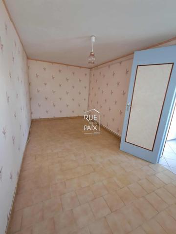 86100 CHATELLERAULT Charmante Maison Familiale avec Jardin et Garage