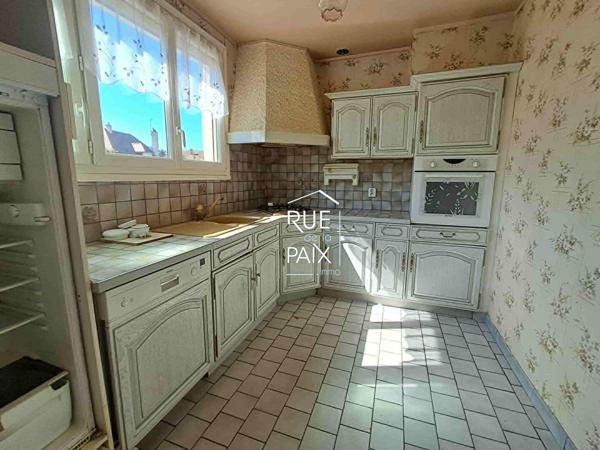 86100 CHATELLERAULT Charmante Maison Familiale avec Jardin et Garage