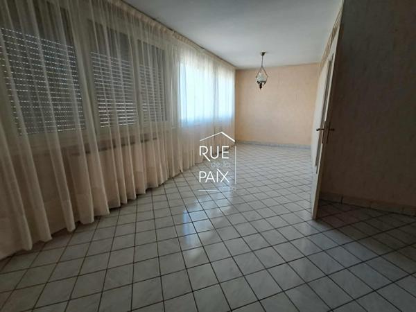 86100 CHATELLERAULT Charmante Maison Familiale avec Jardin et Garage