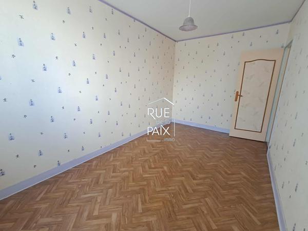 86100 CHATELLERAULT Charmante Maison Familiale avec Jardin et Garage