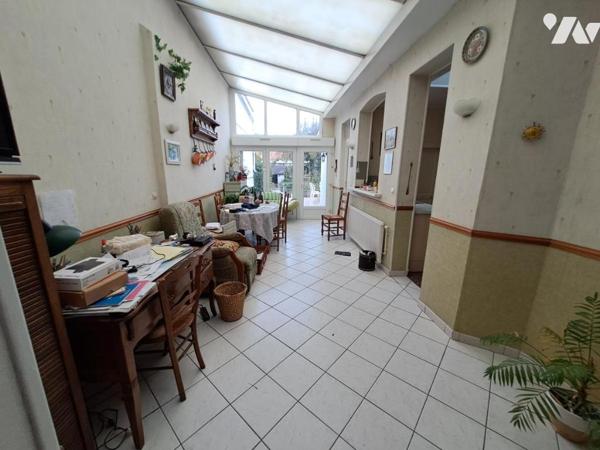 Maison de centre ville avec garage et jardin