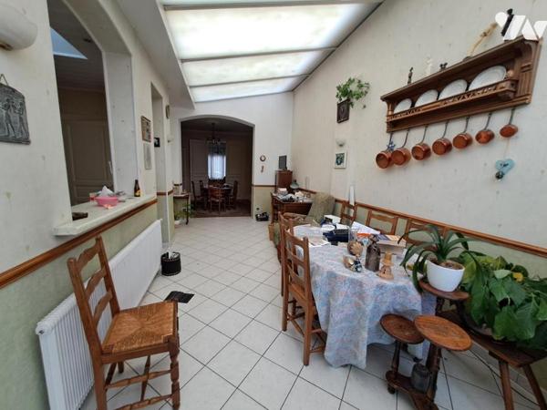 Maison de centre ville avec garage et jardin