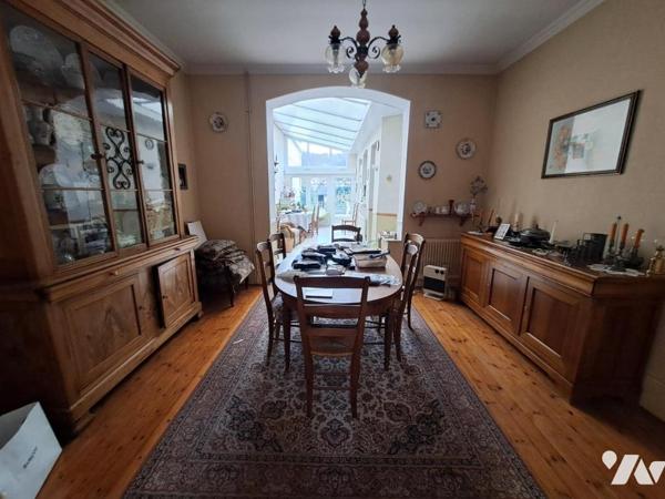 Maison de centre ville avec garage et jardin