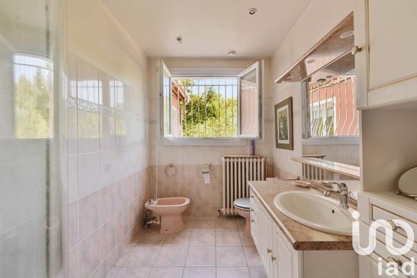 Maison à vendre 4 pièces 220 m² Aubagne