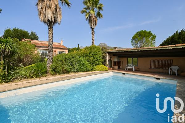 Maison à vendre 4 pièces 220 m² Aubagne