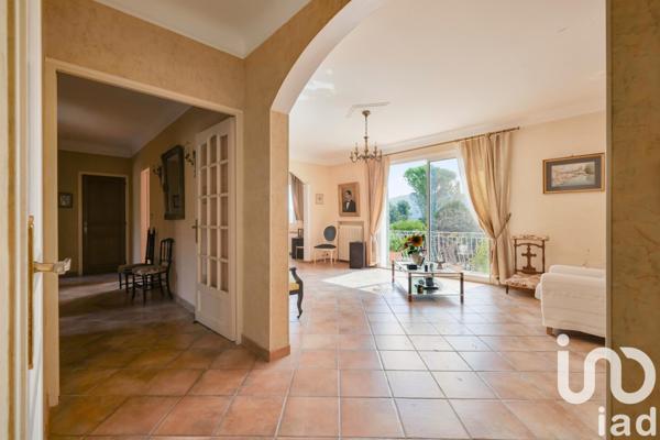 Maison à vendre 4 pièces 220 m² Aubagne