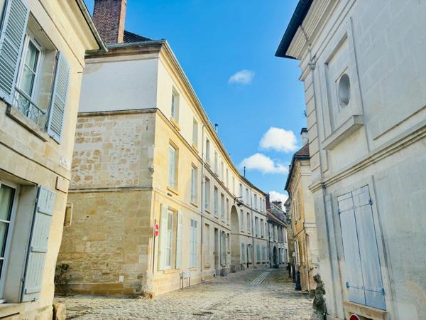 Appartement 2 pièces – Hyper centre historique de CREPY EN VALOIS 60800 – Idéal investisseur ou première acquisition