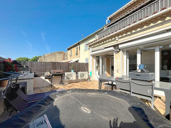 Gardanne - Appartement 3 pièces - 66.6 m2 - terrasse 27 m2 - cave 25 m2 - garage commun - coeur de ville