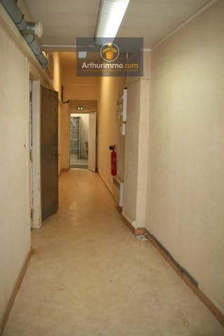 Vente                                                      Local commercial
                        
                                                            à Josselin