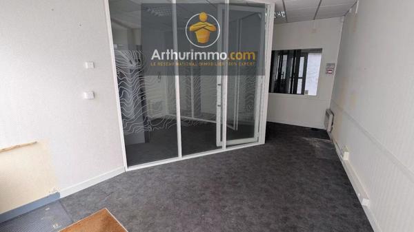 Vente                                                      Local commercial
                        
                                                            à Josselin
