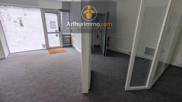 Vente                                                      Local commercial
                        
                                                            à Josselin