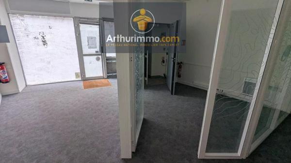 Vente                                                      Local commercial
                        
                                                            à Josselin