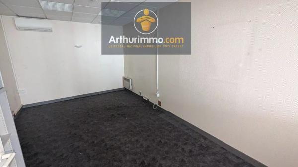 Vente                                                      Local commercial
                        
                                                            à Josselin