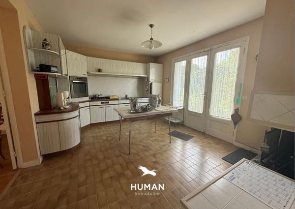 Maison à vendre 261 990 € Pluvigner 8 p 147 m² DPE E