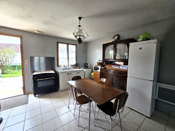 Maison Sourdun/ 5 min de Provins. 5 pièces 3 chambres / bus, écoles, pharmacie, commerces sur place, gare 5 km!
