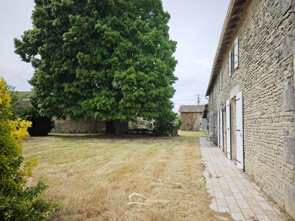 MAISON JARDIN DEPENDANCES Lezay (79120)