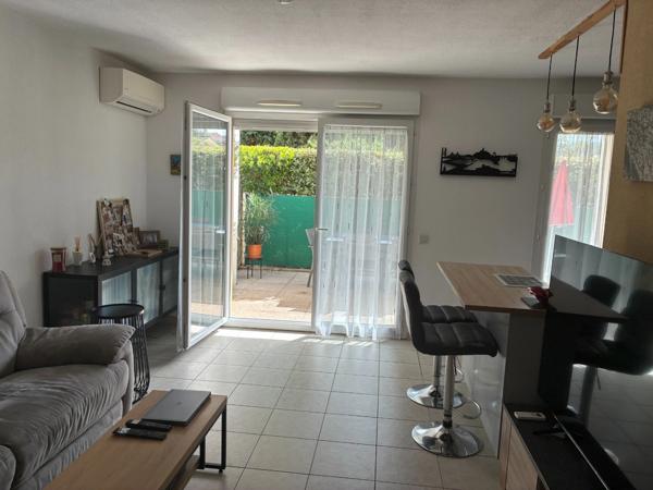 appartement T2 en rez-de-terrasse + double garage