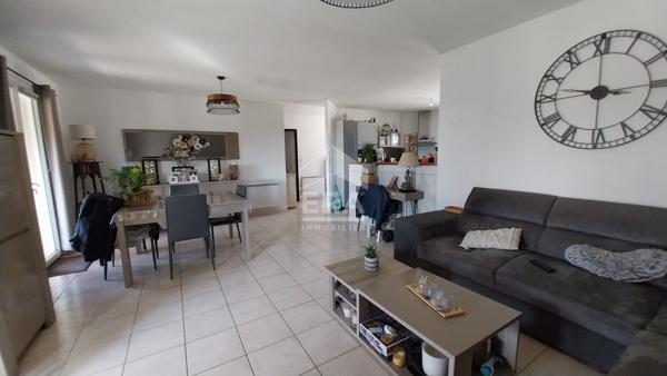 Maison familiale dans un cadre paisible proche commodités