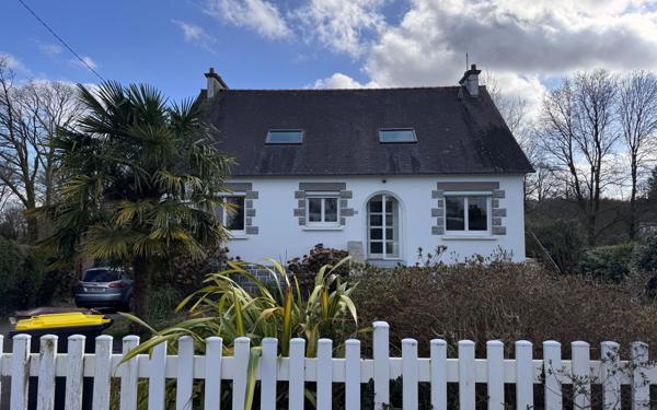 Maison à vendre    6 pièces • 171,16 m2 Rostrenen