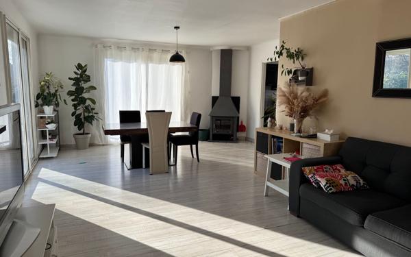 Maison à vendre    6 pièces • 171,16 m2 Rostrenen