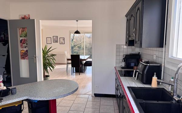 Maison à vendre    6 pièces • 171,16 m2 Rostrenen