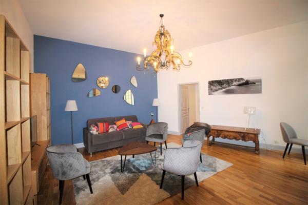 SUPERBE T3 meublé -  HYPER-CENTRE BAYONNAIS