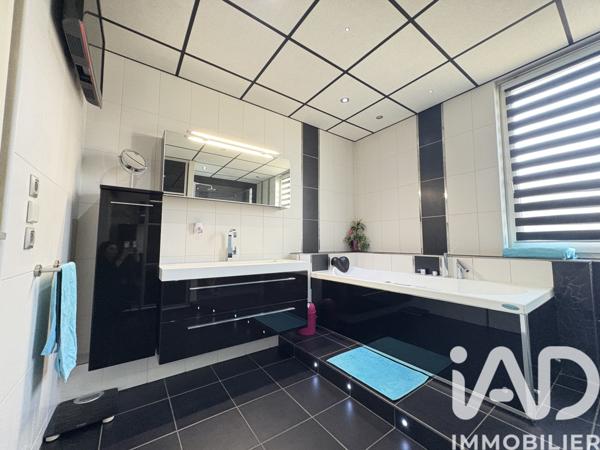 Immeuble à vendre 583 m² Carling