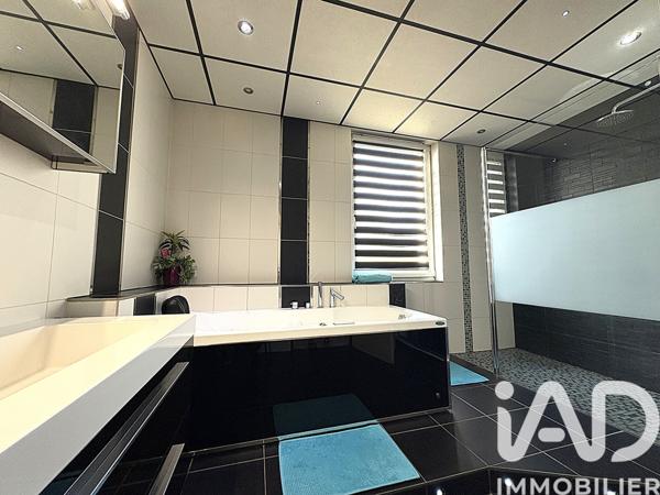 Immeuble à vendre 583 m² Carling