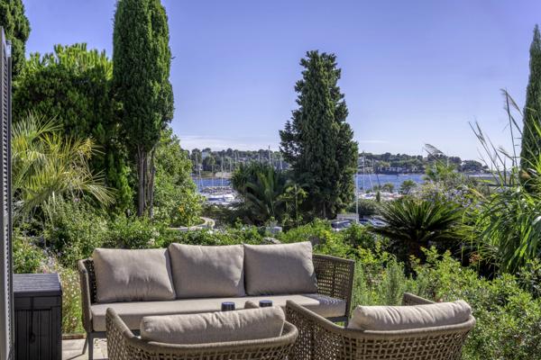 Villa contemporaine sur le versant Ouest