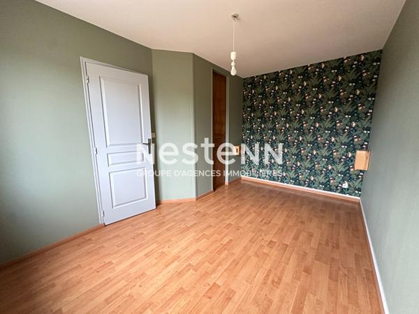 Belle propriété familiale de 202 m² à vendre avec 6 chambres, triple garage et beau terrain clos à Lavernat (72500)