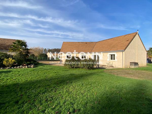 Belle propriété familiale de 202 m² à vendre avec 6 chambres, triple garage et beau terrain clos à Lavernat (72500)