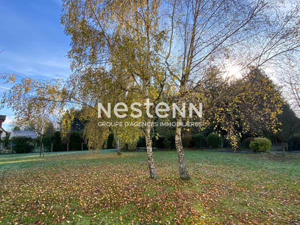 Belle propriété familiale de 202 m² à vendre avec 6 chambres, triple garage et beau terrain clos à Lavernat (72500)