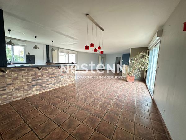 Belle propriété familiale de 202 m² à vendre avec 6 chambres, triple garage et beau terrain clos à Lavernat (72500)