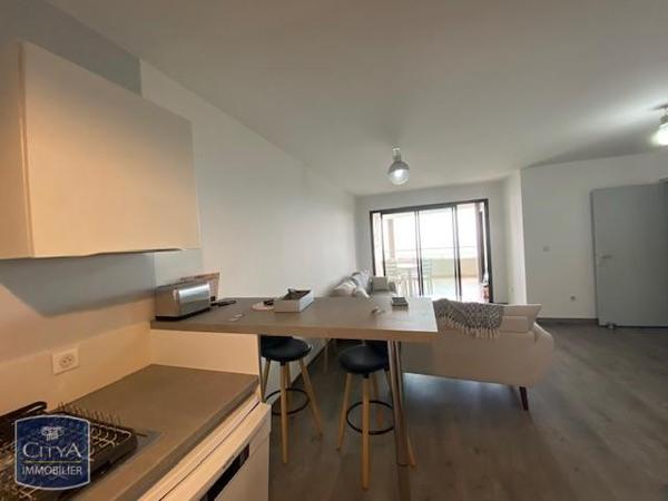 Appartement à louer 3 pièces 72.4m² Saint-Denis (97400)