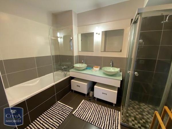 Appartement à louer 3 pièces 72.4m² Saint-Denis (97400)