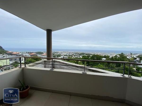 Appartement à louer 3 pièces 72.4m² Saint-Denis (97400)