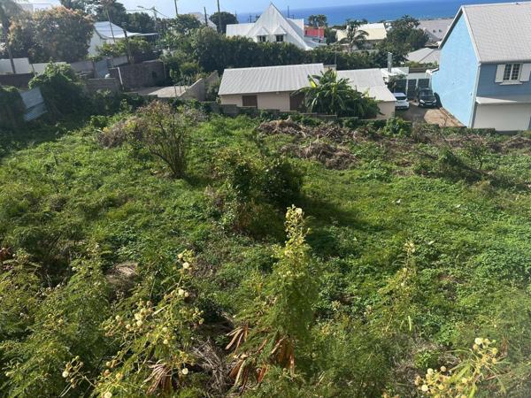 Terrain à Batir à vendre à Sainte-Clotilde à la Réunion (97490), ref : 97405/188   
La Bretagne