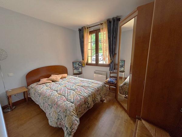 Maison spacieuse à vendre à Thoirette -  5 chambres, 2 salles d'eau cuisine ,salon séjour, garage , appentis,