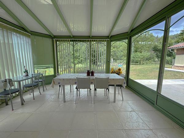 Maison spacieuse à vendre à Thoirette -  5 chambres, 2 salles d'eau cuisine ,salon séjour, garage , appentis,