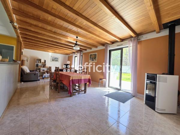 Maison
         5 pièces
        - 115 m² 174 900 € *