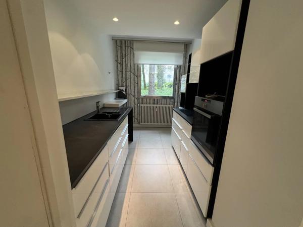 Vente                                                      Appartement
                        
                     3 pièces                      109 m2                     à Nantes