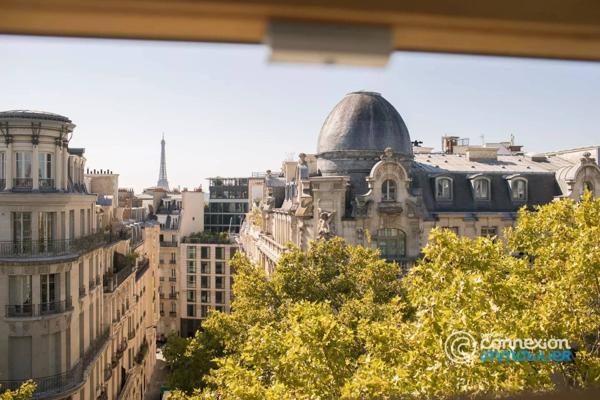 PARC MONCEAU - DERNIER ÉTAGE - VUE TOUR EIFFEL