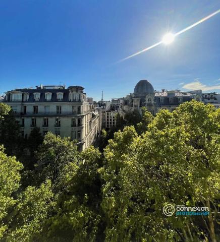 PARC MONCEAU - DERNIER ÉTAGE - VUE TOUR EIFFEL