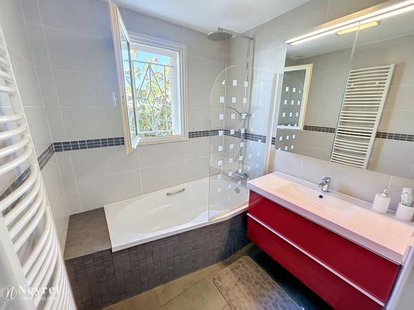 RARE - CHARLY - Maison familiale 5 Chambres de 201 m² avec piscine chauffée – Charly, Lotissement Tabéllio