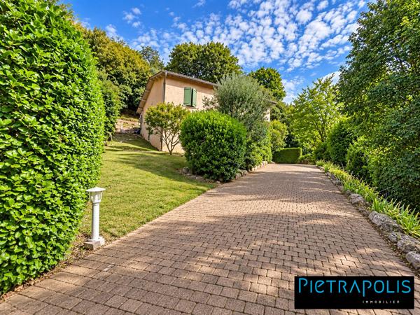 Maison familiale 4 chambres avec terrasse de 80 m² et jardin de 970 m²