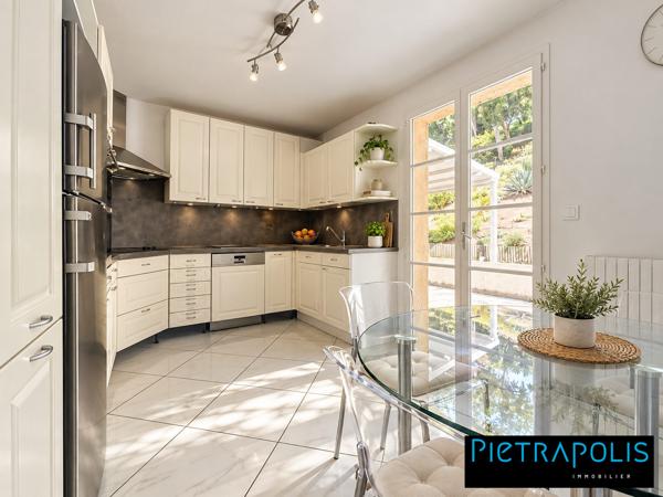 Maison familiale 4 chambres avec terrasse de 80 m² et jardin de 970 m²
