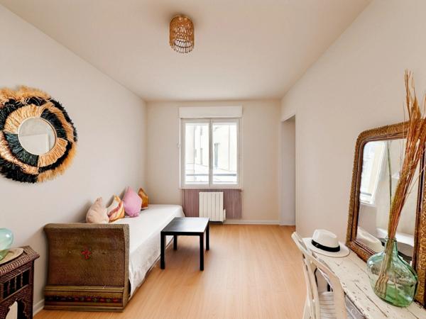 Hyper centre Angers vue Maine : Appartement 5 pièces quai Gambetta avec ascenseur, loggia et place de parking