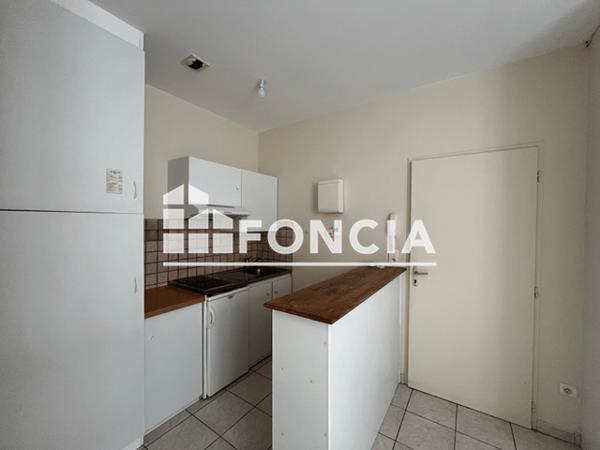 Location Studio 24.38 m² - 51 RUE LEONARD JARRAUD Angouleme 16000