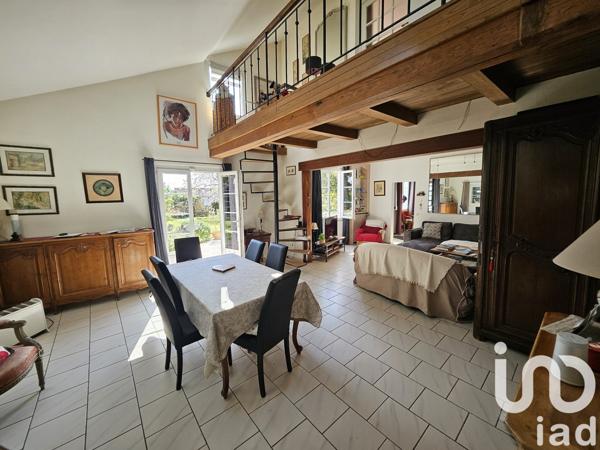 Maison 6 pièces de 158 m² à Crosne (91560)