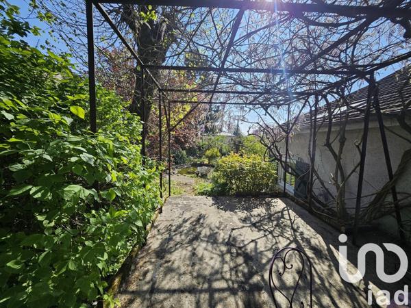 Maison 6 pièces de 158 m² à Crosne (91560)